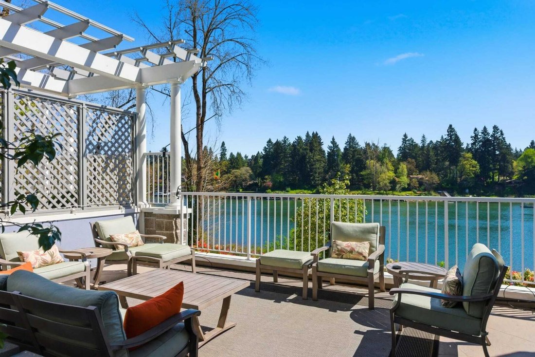 Condo in Lake Oswego, Oregon, United States 3 - 17732513