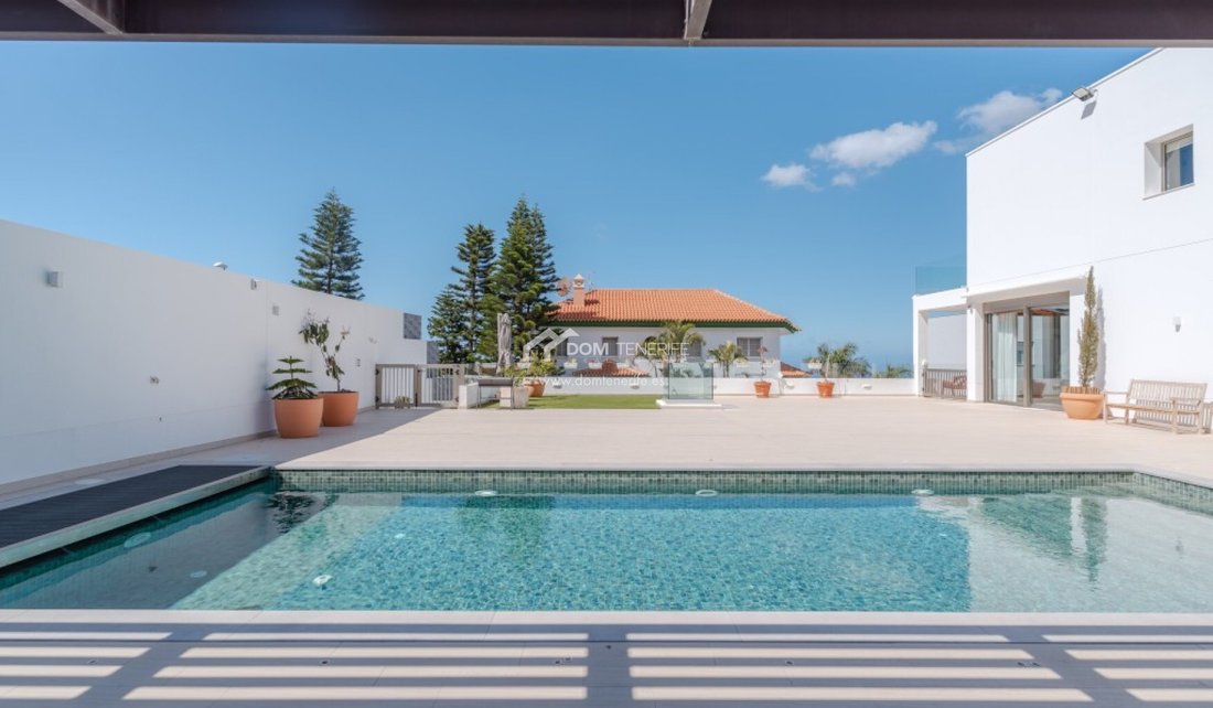 Villa in Costa Adeje, Adeje, Canary Islands 3 - 17727652