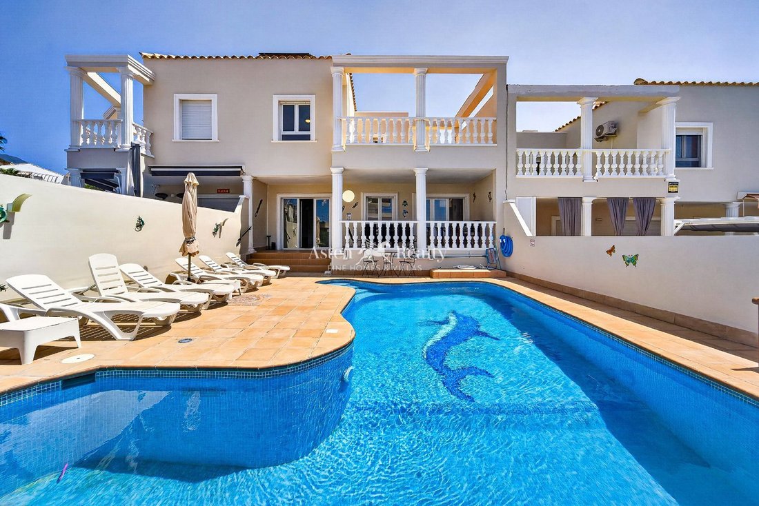 Villa in Los Cristianos, Canary Islands, Spain 4 - 17520448