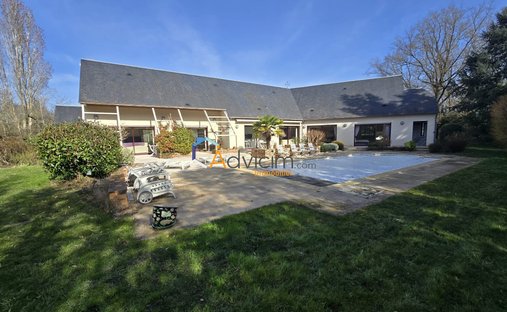 Villa a Saint-Denis-en-Val, Centro-Val della Loira, Francia 1