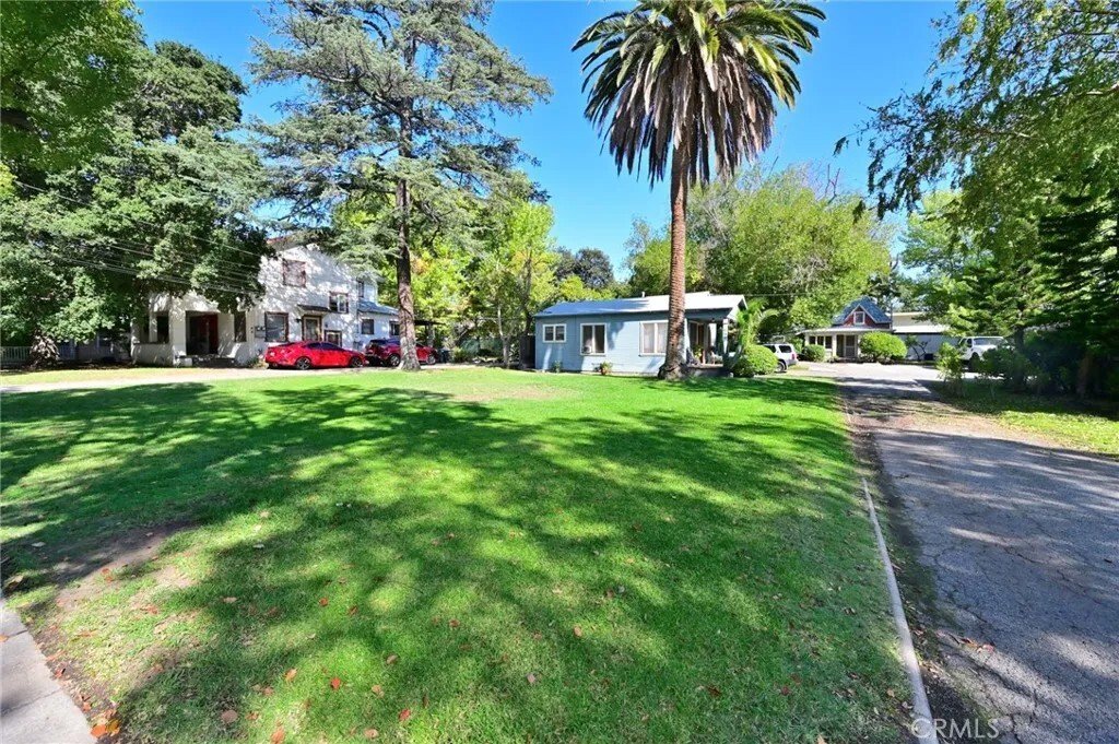 Altadena, California, United States 5 - 17730080