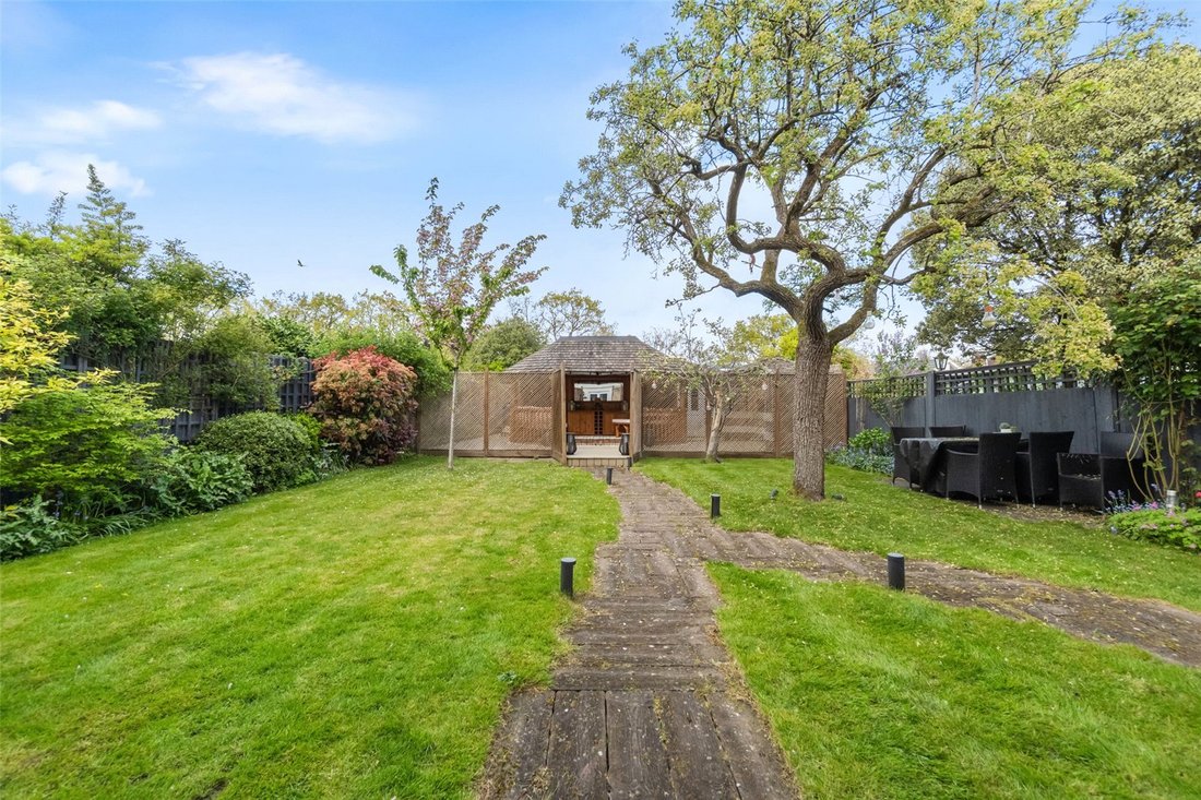 House in Hampton, Richmond Upon Thames, England 2 - 17729388