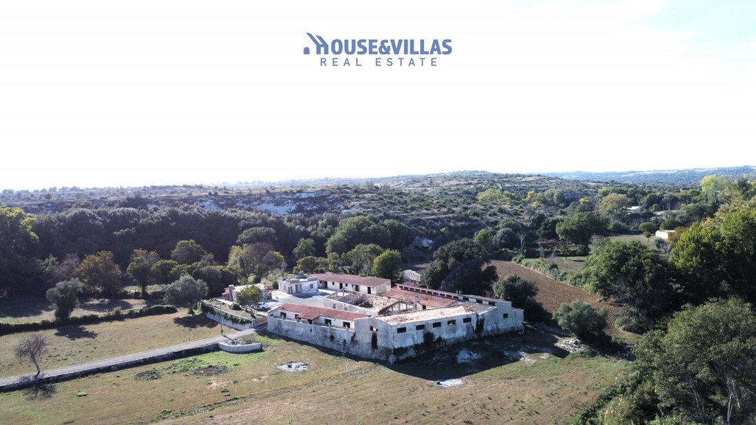 Villa in Noto, Sicily, Italy 2 - 17728411