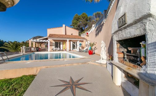 Villa in Aspremont, Provence-Alpes-Côte d'Azur, France 1