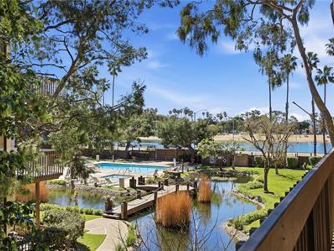 Condo in Signal Hill, California, United States 1 - 17066578