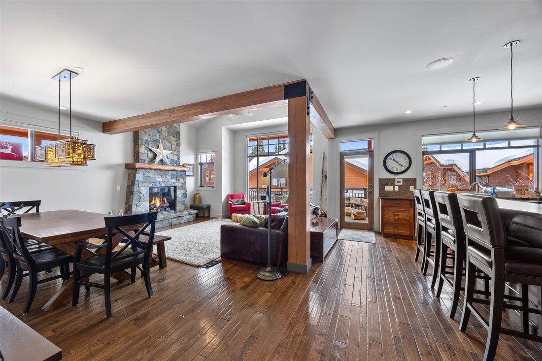 Townhouse in Sun Peaks, British Columbia, Canada 4 - 17731084