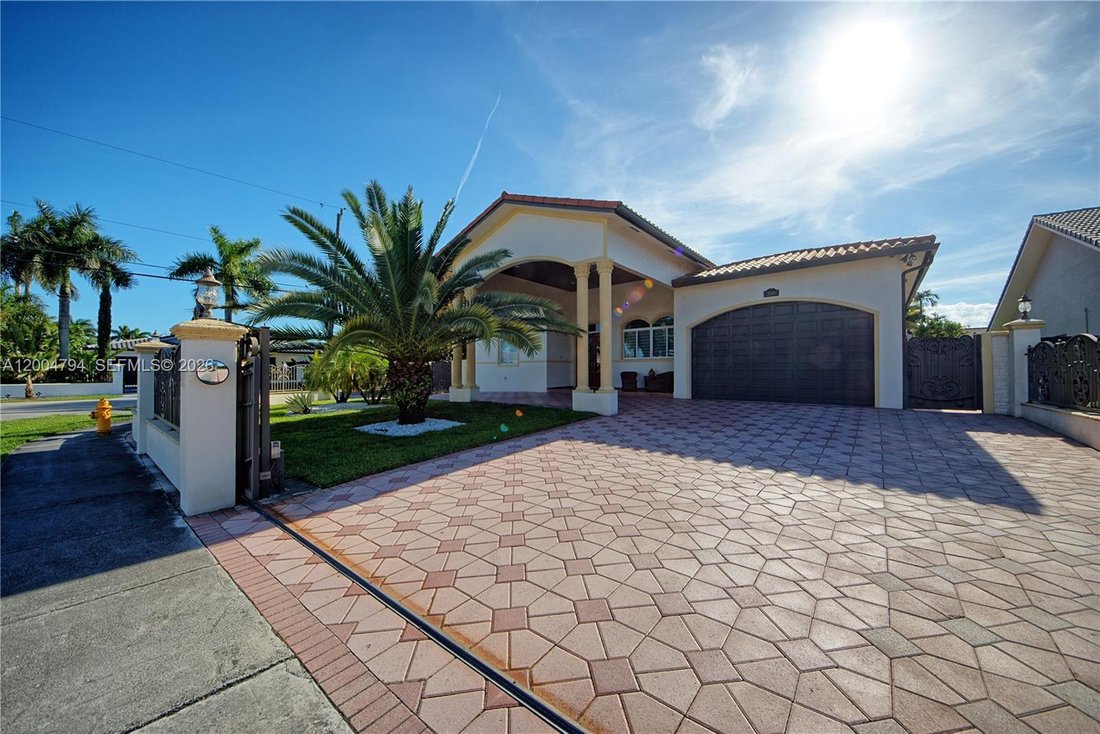 House in Miami, Florida, United States 1 - 17729760