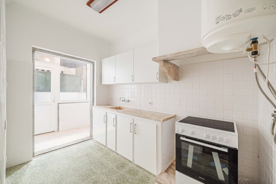 Apartment in Venteira, Lisbon, Portugal 2 - 17730898
