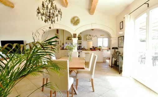 Casa en Fontvieille, Provenza-Alpes-Costa Azul, Francia 1