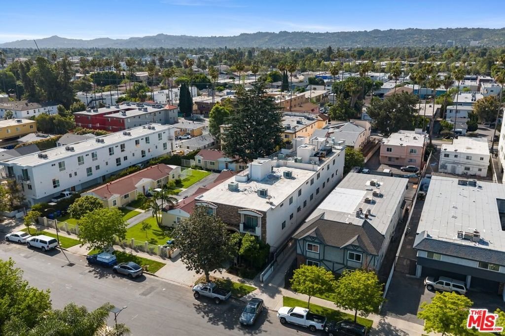 Los Angeles, California, United States 3 - 17729298