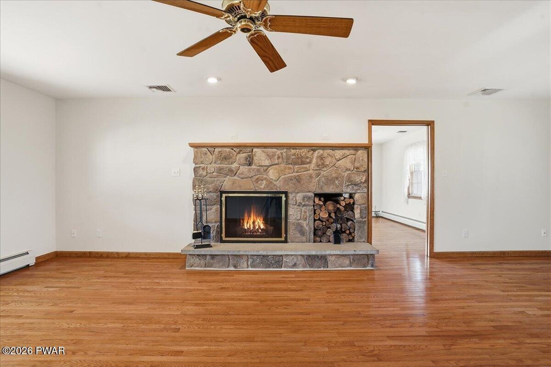 House in Lake Ariel, Pennsylvania, United States 3 - 17728445