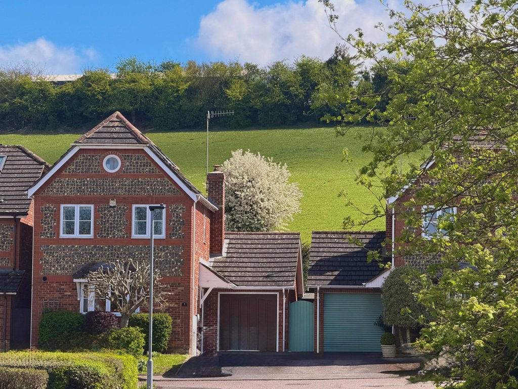 House in Aldbourne, England 1 - 17729937