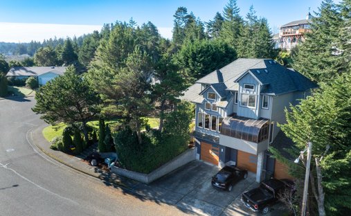 House in North Bend, Oregon, United States 1