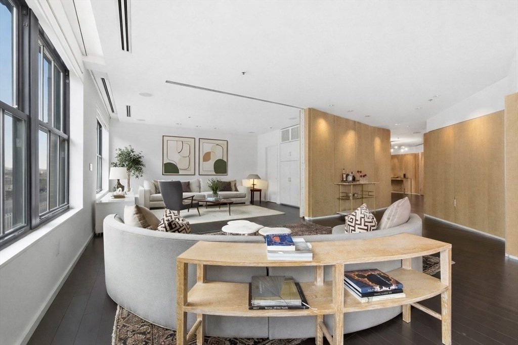 Condo in Boston, Massachusetts, United States 1 - 17727708