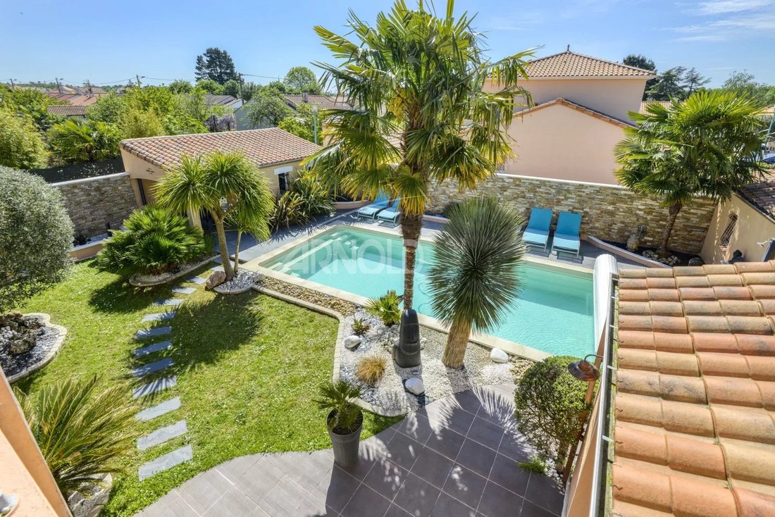 House in Pont-Saint-Martin, Pays de la Loire, France 1 - 17727902