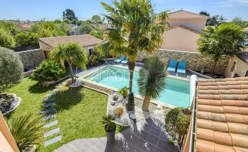 House in Pont-Saint-Martin, Pays de la Loire, France 1