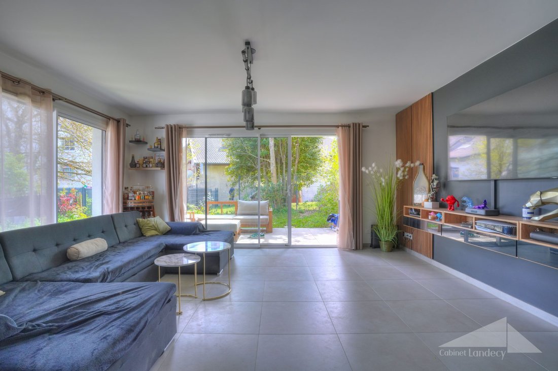 Apartment in Divonne-les-Bains, Auvergne-Rhône-Alpes, France 3 - 17732349