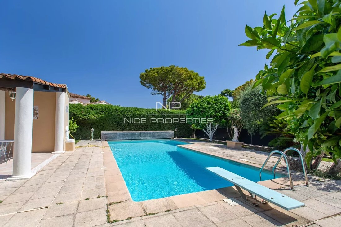Villa in Villefranche-sur-Mer, Provence-Alpes-Côte d'Azur, France 4 - 17727860