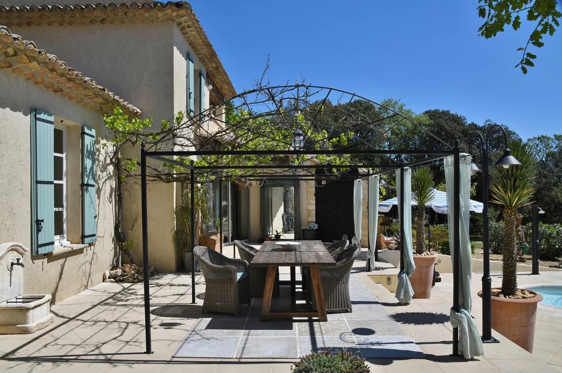 Estate in Uzès, Occitania, France 5 - 17727970