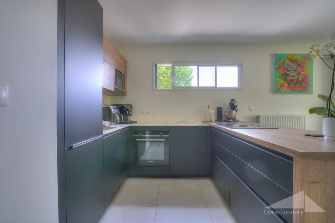 Apartment in Divonne-les-Bains, Auvergne-Rhône-Alpes, France 5 - 17732349