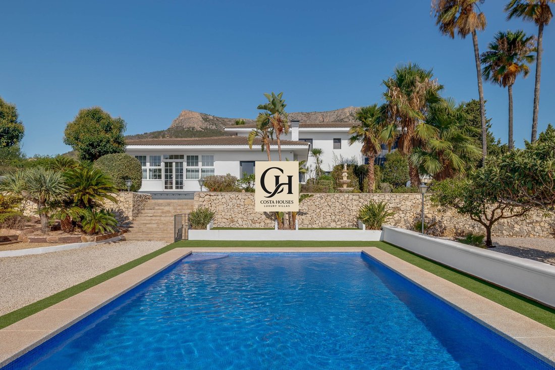 Villa in Calp / Calpe, Valencian Community, Spain 1 - 17730622