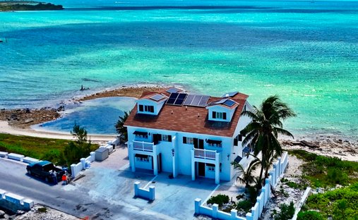 Villa in Marsh Harbour, Central Abaco, Bahamas 1