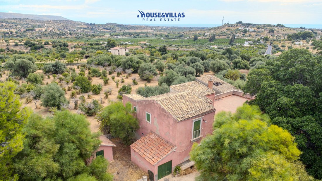 Villa in Noto, Sicily, Italy 4 - 17728416