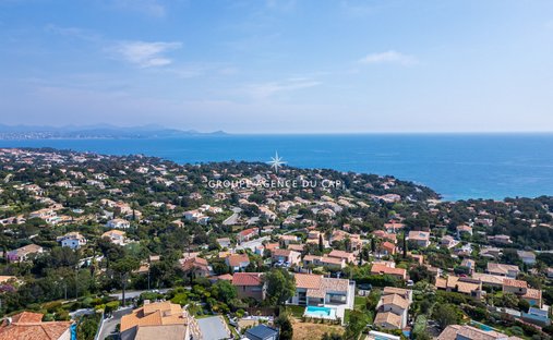 Villa à Valescure-Vaulongue-Clair Bois-Vallon Suveret, Saint-Raphaël, France 1