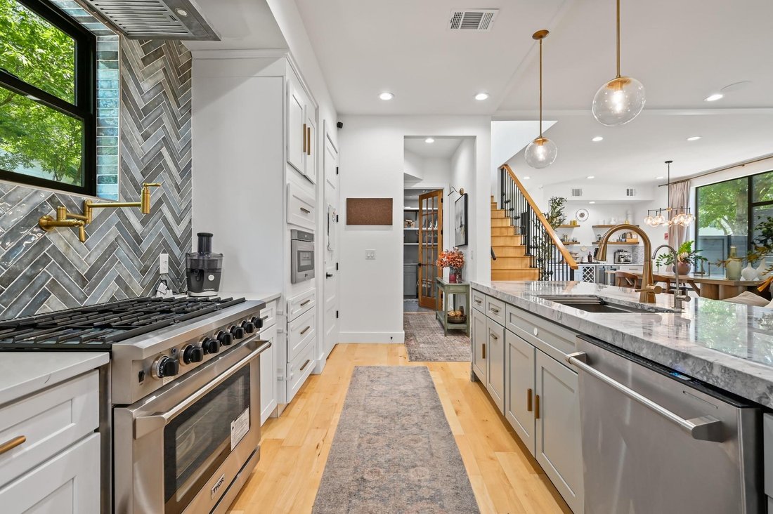House in Austin, Texas, United States 1 - 17732158