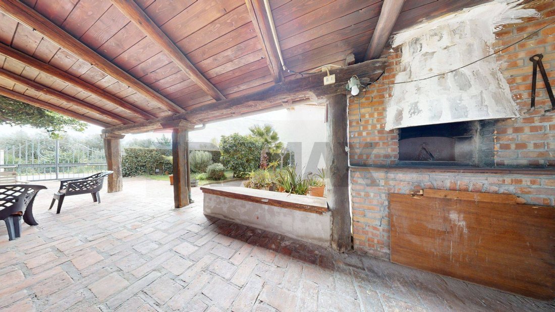 House in Pietrasanta, Tuscany, Italy 2 - 17732033