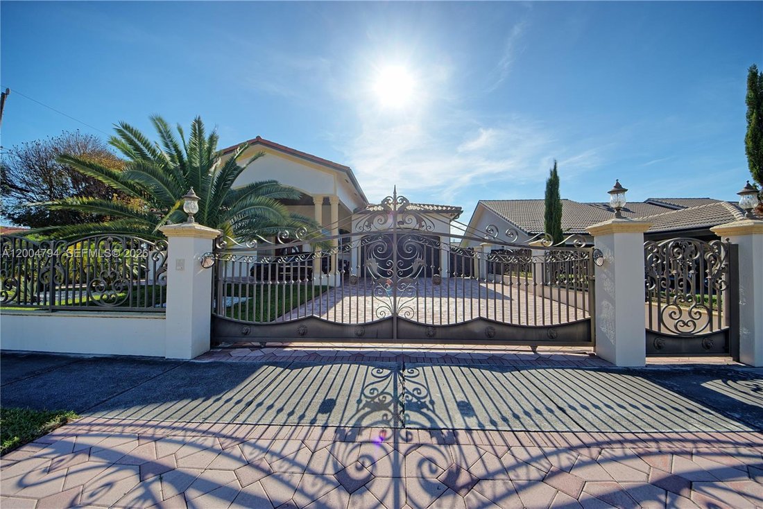 House in Miami, Florida, United States 3 - 17729760