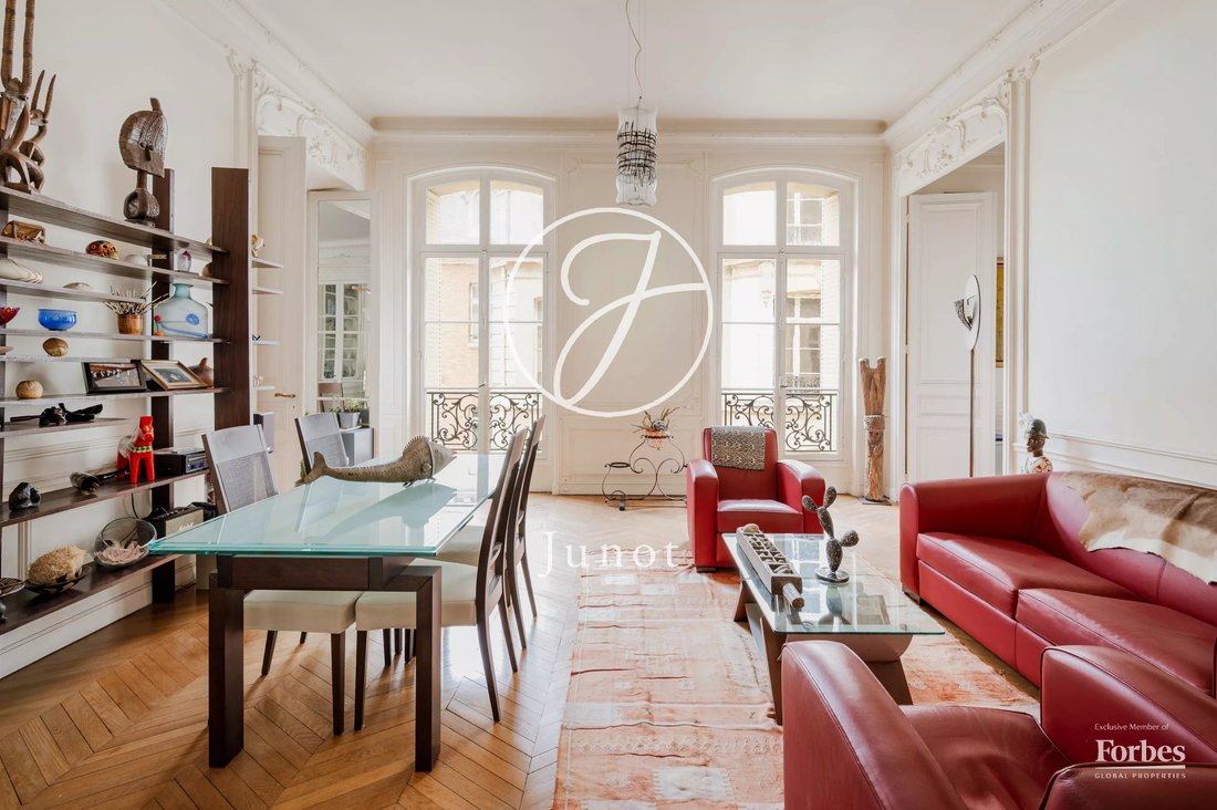 Apartment in Saint Philippe du Roule, Paris 8e Arrondissement, Paris 5 - 17558338