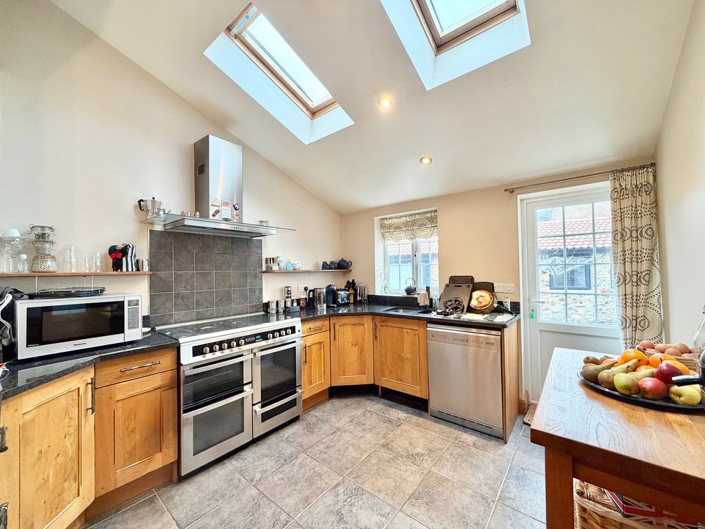 House in Trull, England 5 - 17729846