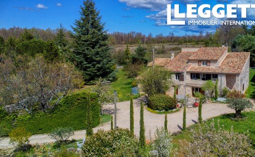 Villa in Simiane-la-Rotonde, Provence-Alpes-Côte d'Azur, France 1
