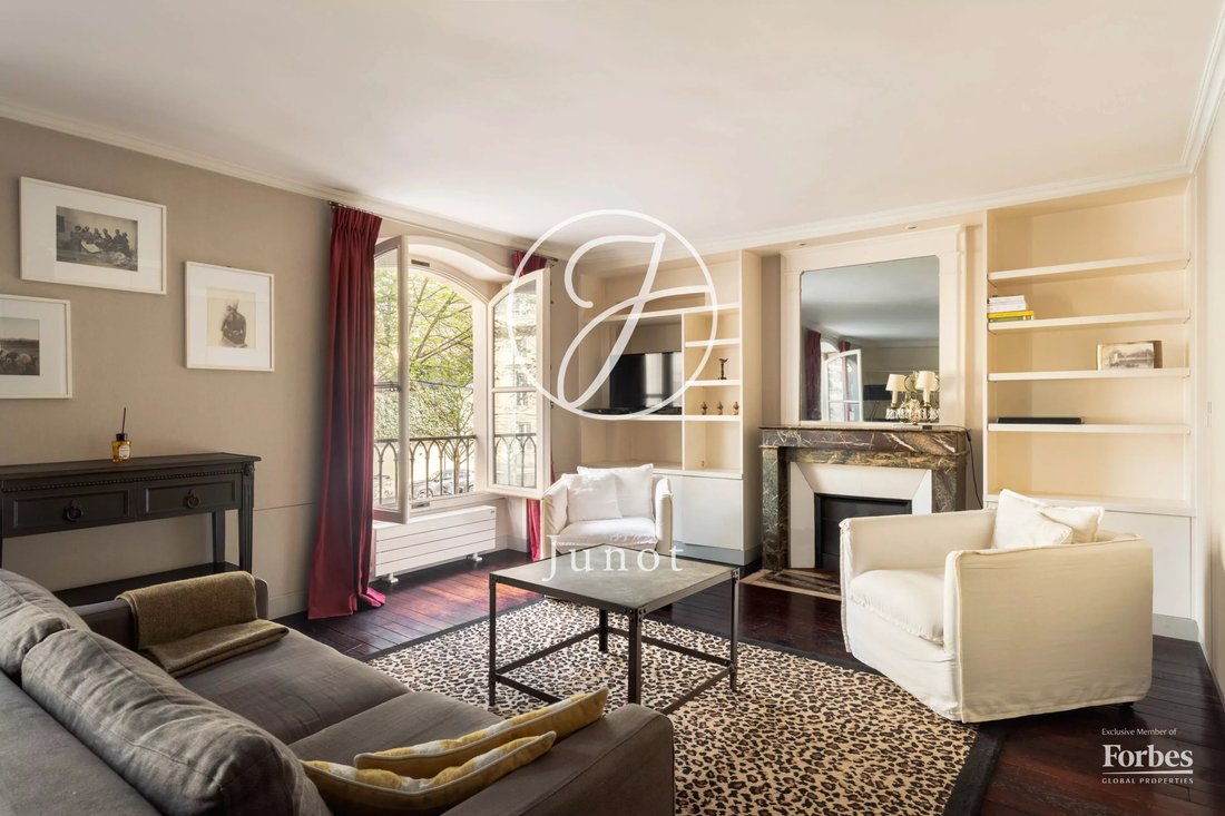 Apartment in Invalides, Paris 7e Arrondissement, Paris 2 - 17629652