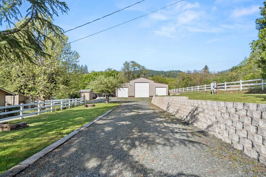 House in Medford, Oregon, United States 3 - 17728373