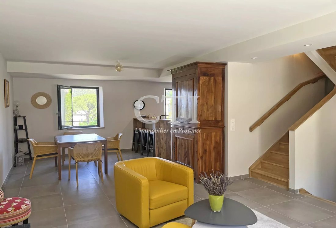 Townhouse in Gigondas, Provence-Alpes-Côte d'Azur, France 4 - 16844595