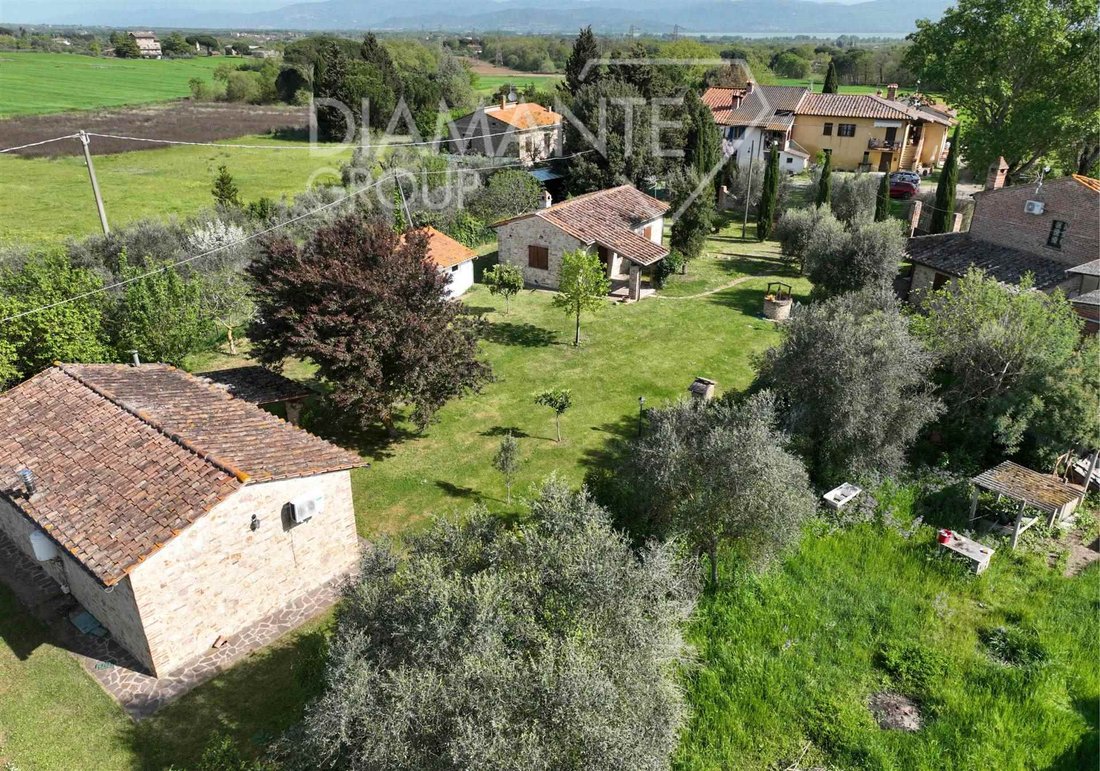 Castiglione del Lago, Umbria, Italy 4 - 17731041