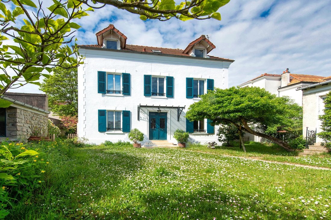 Townhouse in Adamville, Saint-Maur-des-Fossés, France 1 - 17564549