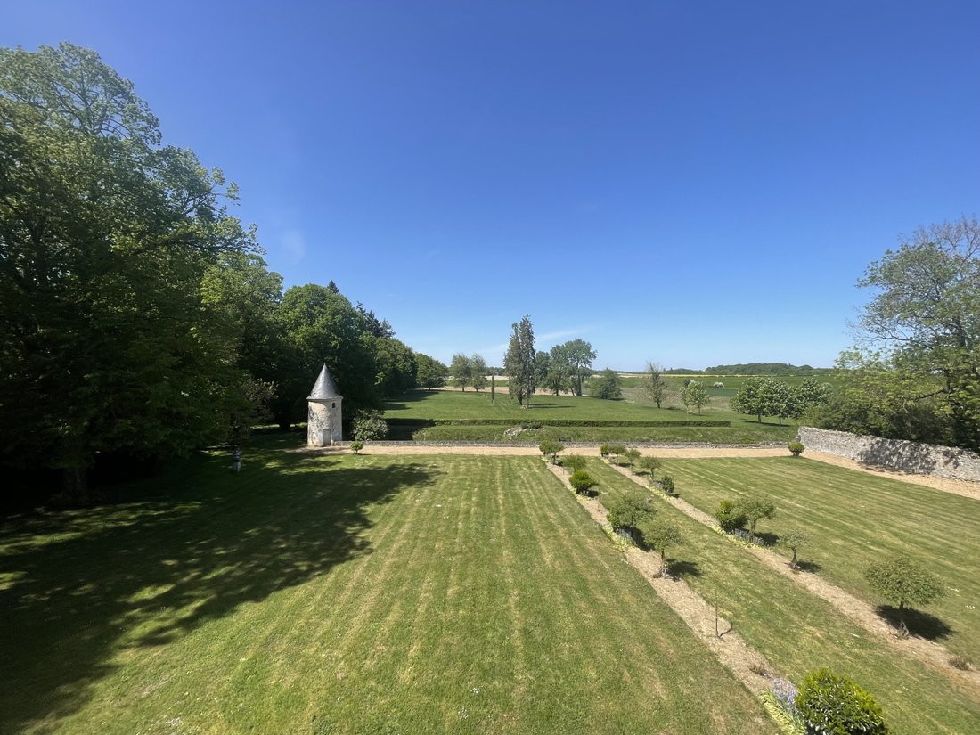 Castle in Neuvy-le-Roi, Centre-Val de Loire, France 2 - 17727541