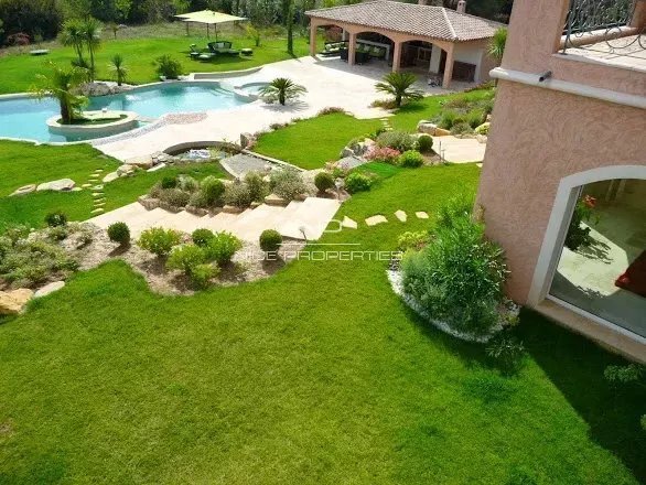 Estate in Mougins, Provence-Alpes-Côte d'Azur, France 2 - 17727677