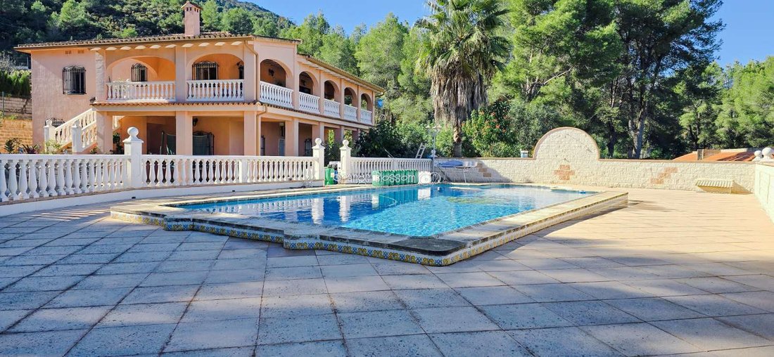 Villa in Vilallonga / Villalonga, Valencian Community, Spain 1 - 17729215