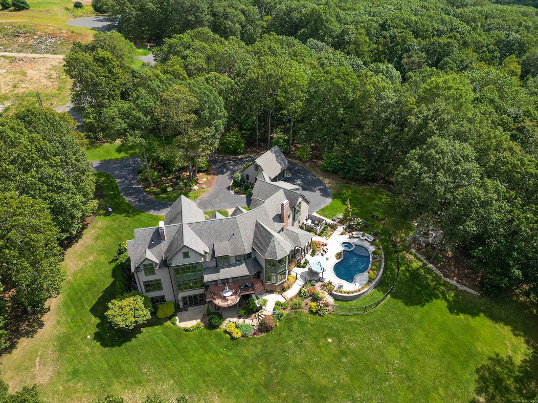 House in Ellington, Connecticut, United States 2 - 17729181