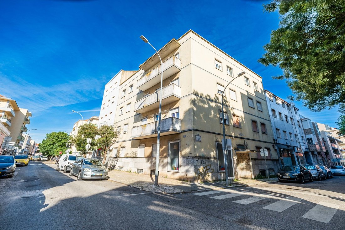 Apartment in Venteira, Lisbon, Portugal 1 - 17730898