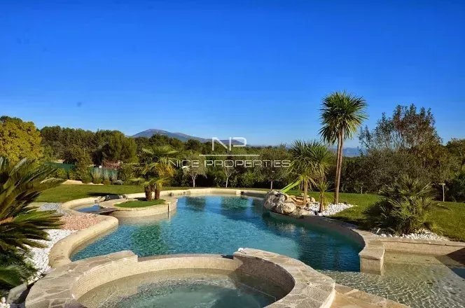 Estate in Mougins, Provence-Alpes-Côte d'Azur, France 4 - 17727677