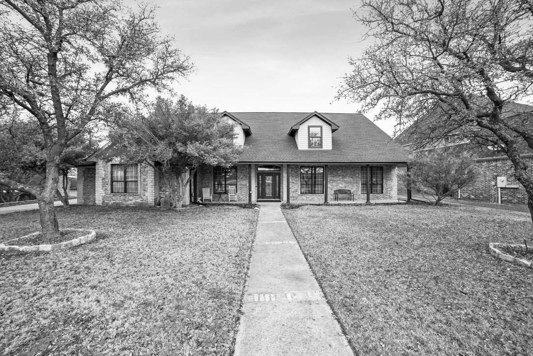 House in Granbury, Texas, United States 2 - 17726695