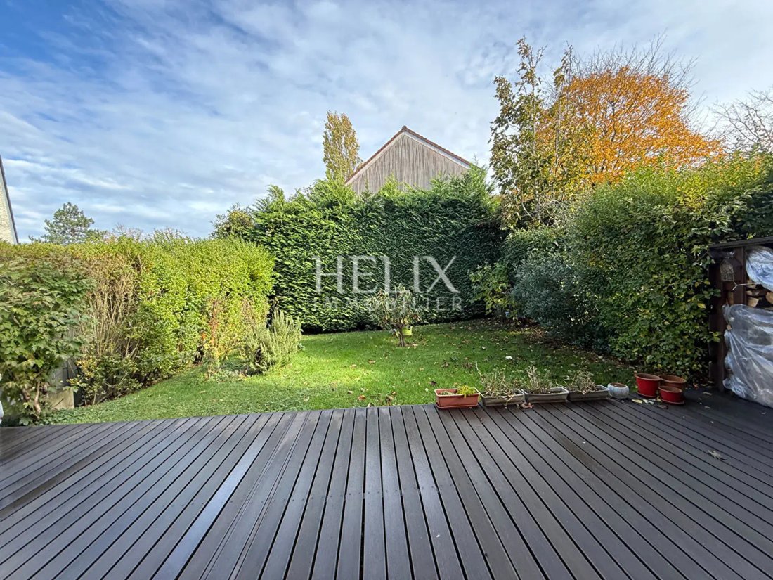 House in Nord, Chambourcy, France 2 - 17727433
