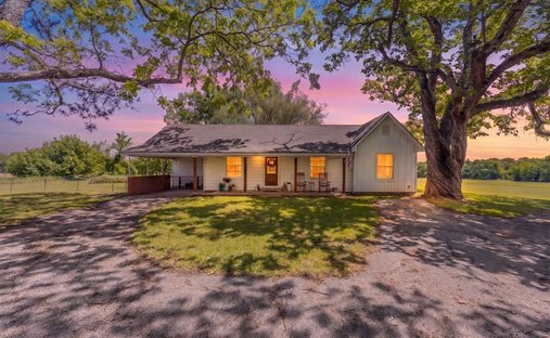 House in Emory, Texas, United States 1
