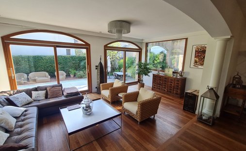House in Village-Val Roger, Villiers-le-Bel, France 1