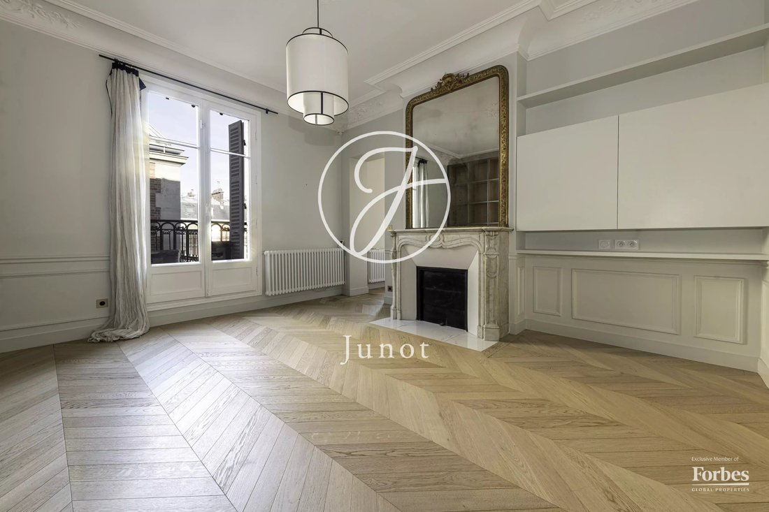 Apartment in Gros Caillou, Paris 7e Arrondissement, Paris 3 - 17661426